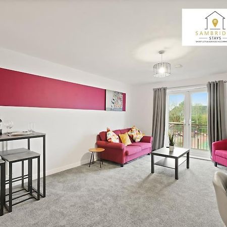 Aylesbury Central - 2 Bedroom Serviced Apt In Aylesbury By Sambridge Stays BUCKINGHAMSHIRE Esterno foto